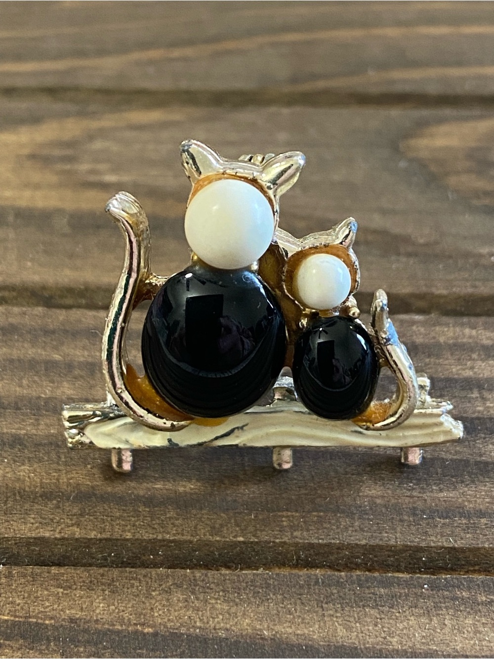 Gold-Tone Cat Duo Accent Vintage  Brooch in Black & Cream Mother & Kitten Pin